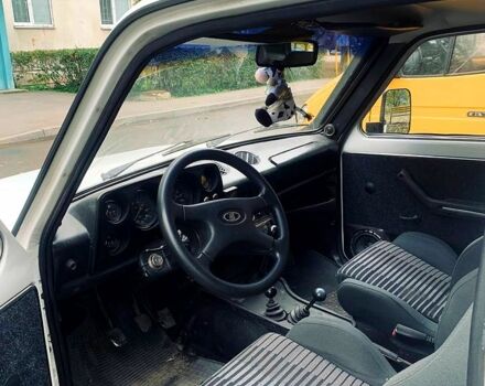 Білий ВАЗ Нива, об'ємом двигуна 1.6 л та пробігом 200 тис. км за 2800 $, фото 2 на Automoto.ua