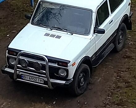 Белый ВАЗ Нива, объемом двигателя 1.6 л и пробегом 100 тыс. км за 1600 $, фото 2 на Automoto.ua