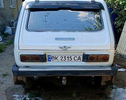 Белый ВАЗ Нива, объемом двигателя 1.6 л и пробегом 0 тыс. км за 750 $, фото 1 на Automoto.ua