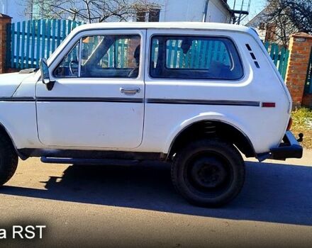Белый ВАЗ Нива, объемом двигателя 16 л и пробегом 84 тыс. км за 1700 $, фото 1 на Automoto.ua