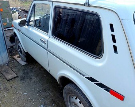 Белый ВАЗ Нива, объемом двигателя 16 л и пробегом 0 тыс. км за 3000 $, фото 2 на Automoto.ua