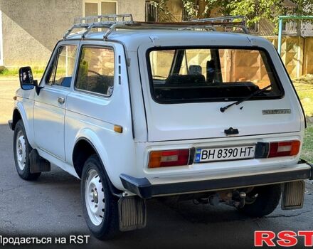 Білий ВАЗ Нива, об'ємом двигуна 1.6 л та пробігом 55 тис. км за 2000 $, фото 3 на Automoto.ua