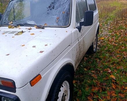 Білий ВАЗ Нива, об'ємом двигуна 1.6 л та пробігом 100 тис. км за 999 $, фото 1 на Automoto.ua