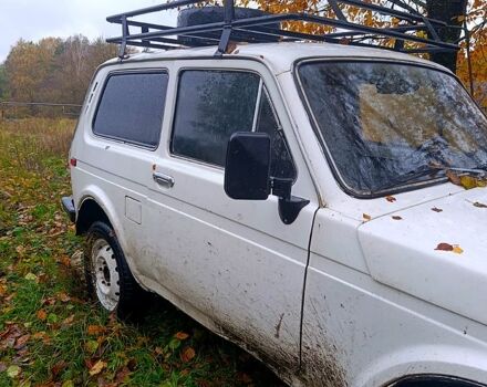 Білий ВАЗ Нива, об'ємом двигуна 1.6 л та пробігом 100 тис. км за 999 $, фото 7 на Automoto.ua