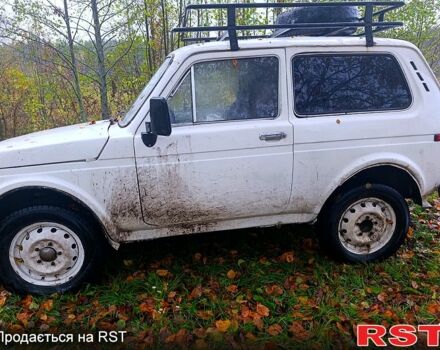 Білий ВАЗ Нива, об'ємом двигуна 1.6 л та пробігом 100 тис. км за 999 $, фото 5 на Automoto.ua