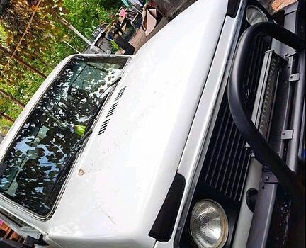 Белый ВАЗ Нива, объемом двигателя 1.5 л и пробегом 200 тыс. км за 2390 $, фото 1 на Automoto.ua