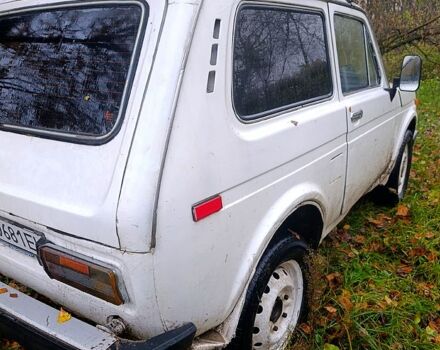 Білий ВАЗ Нива, об'ємом двигуна 1.6 л та пробігом 100 тис. км за 999 $, фото 6 на Automoto.ua