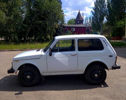 Белый ВАЗ Нива, объемом двигателя 1.6 л и пробегом 150 тыс. км за 1200 $, фото 2 на Automoto.ua