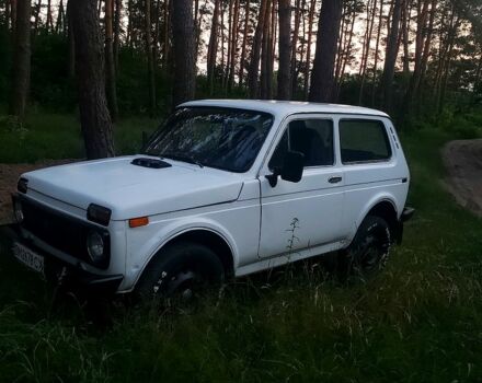 Білий ВАЗ Нива, об'ємом двигуна 1.6 л та пробігом 250 тис. км за 1750 $, фото 2 на Automoto.ua