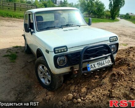 Белый ВАЗ Нива, объемом двигателя 1.7 л и пробегом 125 тыс. км за 1350 $, фото 1 на Automoto.ua