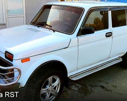 Белый ВАЗ Нива, объемом двигателя 1.7 л и пробегом 217 тыс. км за 3000 $, фото 3 на Automoto.ua