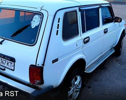 Белый ВАЗ Нива, объемом двигателя 1.7 л и пробегом 217 тыс. км за 3000 $, фото 2 на Automoto.ua