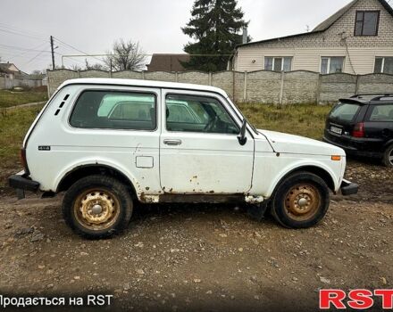 Белый ВАЗ Нива, объемом двигателя 1.7 л и пробегом 258 тыс. км за 1550 $, фото 5 на Automoto.ua