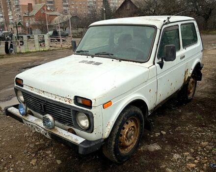 Белый ВАЗ Нива, объемом двигателя 1.7 л и пробегом 258 тыс. км за 1550 $, фото 2 на Automoto.ua