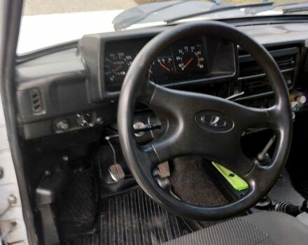 Белый ВАЗ Нива, объемом двигателя 1.7 л и пробегом 160 тыс. км за 2800 $, фото 8 на Automoto.ua