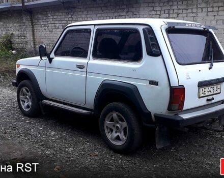 Белый ВАЗ Нива, объемом двигателя 1.7 л и пробегом 180 тыс. км за 3000 $, фото 5 на Automoto.ua