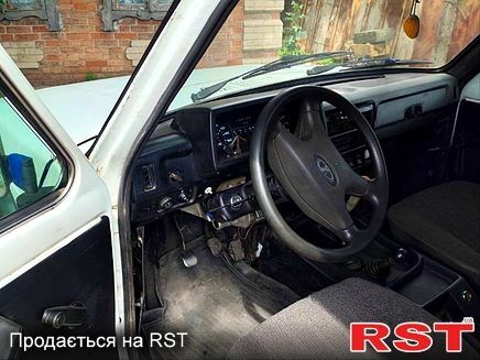 Белый ВАЗ Нива, объемом двигателя 1.7 л и пробегом 0 тыс. км за 2600 $, фото 1 на Automoto.ua