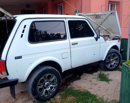 Белый ВАЗ Нива, объемом двигателя 1.7 л и пробегом 279 тыс. км за 2200 $, фото 4 на Automoto.ua