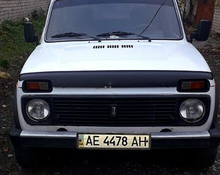 Белый ВАЗ Нива, объемом двигателя 1.7 л и пробегом 180 тыс. км за 3000 $, фото 1 на Automoto.ua
