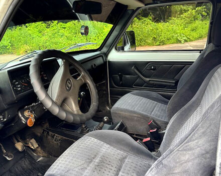 Белый ВАЗ Нива, объемом двигателя 1.7 л и пробегом 229 тыс. км за 3350 $, фото 4 на Automoto.ua