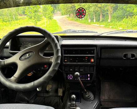 Белый ВАЗ Нива, объемом двигателя 1.7 л и пробегом 229 тыс. км за 3350 $, фото 6 на Automoto.ua