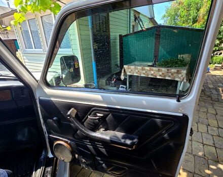 Белый ВАЗ Нива, объемом двигателя 1.7 л и пробегом 174 тыс. км за 4200 $, фото 8 на Automoto.ua