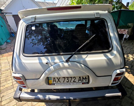 Белый ВАЗ Нива, объемом двигателя 1.7 л и пробегом 174 тыс. км за 4200 $, фото 4 на Automoto.ua