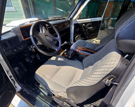 Белый ВАЗ Нива, объемом двигателя 1.7 л и пробегом 174 тыс. км за 4200 $, фото 5 на Automoto.ua