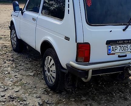 ВАЗ Нива 2007 в Покровском на Automoto.ua Белый ВАЗ Нива, объемом двигателя 1.7 л и пробегом 190 тыс. км за 3500 $, фото 1 на Automoto.ua