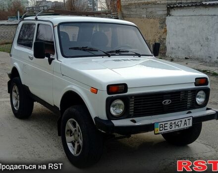Белый ВАЗ Нива, объемом двигателя 1.7 л и пробегом 166 тыс. км за 3200 $, фото 3 на Automoto.ua