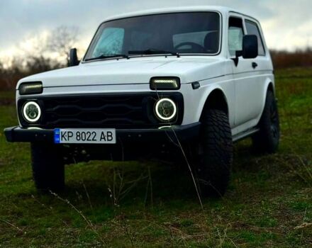 Белый ВАЗ Нива, объемом двигателя 1.7 л и пробегом 350 тыс. км за 3500 $, фото 1 на Automoto.ua