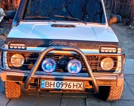 Белый ВАЗ Нива, объемом двигателя 1.7 л и пробегом 145 тыс. км за 5200 $, фото 3 на Automoto.ua