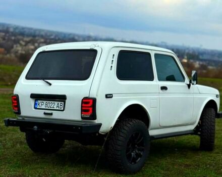 Белый ВАЗ Нива, объемом двигателя 1.7 л и пробегом 350 тыс. км за 3500 $, фото 2 на Automoto.ua