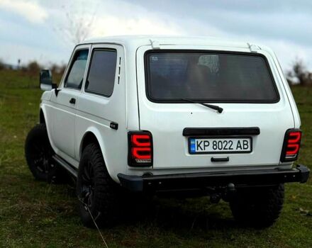 Белый ВАЗ Нива, объемом двигателя 1.7 л и пробегом 350 тыс. км за 3500 $, фото 3 на Automoto.ua