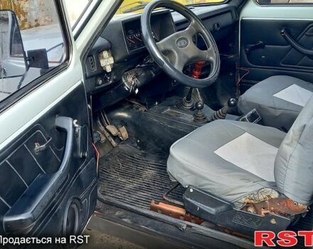 Белый ВАЗ Нива, объемом двигателя 1.7 л и пробегом 166 тыс. км за 3200 $, фото 5 на Automoto.ua