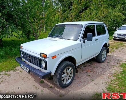 Белый ВАЗ Нива, объемом двигателя 1.7 л и пробегом 198 тыс. км за 2999 $, фото 3 на Automoto.ua