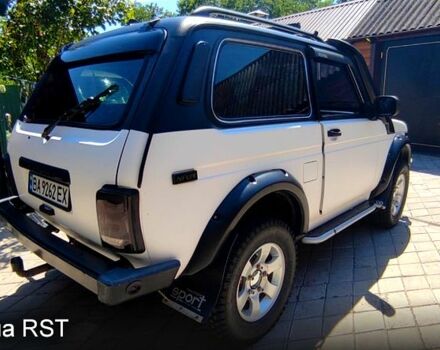 Білий ВАЗ Нива, об'ємом двигуна 1.7 л та пробігом 30 тис. км за 4500 $, фото 2 на Automoto.ua