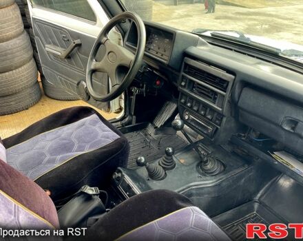 Белый ВАЗ Нива, объемом двигателя 1.7 л и пробегом 168 тыс. км за 3100 $, фото 3 на Automoto.ua