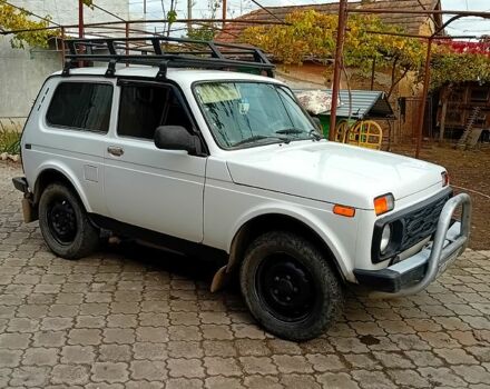 Белый ВАЗ Нива, объемом двигателя 1.7 л и пробегом 250 тыс. км за 4600 $, фото 2 на Automoto.ua