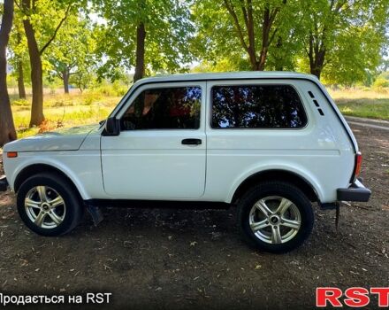 Білий ВАЗ Нива, об'ємом двигуна 1.7 л та пробігом 140 тис. км за 4500 $, фото 4 на Automoto.ua