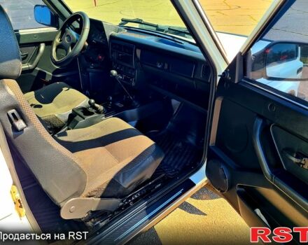 Білий ВАЗ Нива, об'ємом двигуна 1.7 л та пробігом 43 тис. км за 7700 $, фото 6 на Automoto.ua