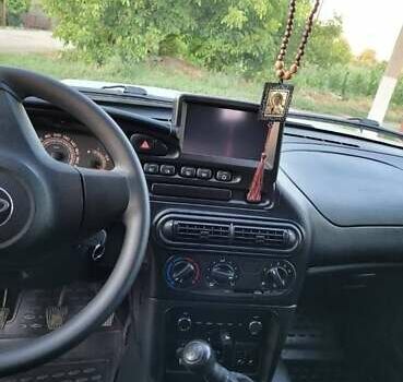 Білий ВАЗ Нива, об'ємом двигуна 1.7 л та пробігом 4 тис. км за 14000 $, фото 6 на Automoto.ua