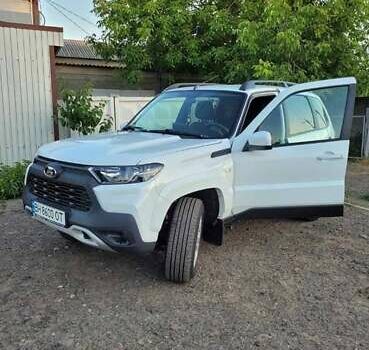 Білий ВАЗ Нива, об'ємом двигуна 1.7 л та пробігом 4 тис. км за 14000 $, фото 1 на Automoto.ua