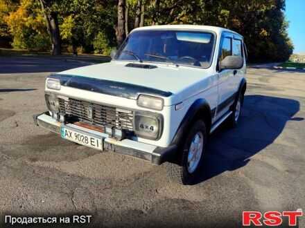 Белый ВАЗ Нива, объемом двигателя 1.6 л и пробегом 150 тыс. км за 1600 $, фото 1 на Automoto.ua