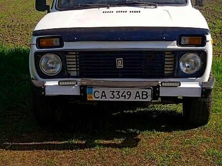 ВАЗ Нива 1983 у Каменке на Automoto.ua Білий ВАЗ Нива, об'ємом двигуна 1.6 л та пробігом 250 тис. км за 1700 $, фото 1 на Automoto.ua