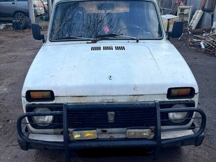ВАЗ Нива 1985 в Херсоне на Automoto.ua Белый ВАЗ Нива, объемом двигателя 1.6 л и пробегом 0 тыс. км за 1100 $, фото 1 на Automoto.ua