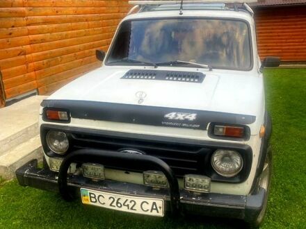 ВАЗ Нива 1985 в Самборе на Automoto.ua Белый ВАЗ Нива, объемом двигателя 1.6 л и пробегом 250 тыс. км за 2200 $, фото 1 на Automoto.ua
