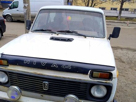 Белый ВАЗ Нива, объемом двигателя 16 л и пробегом 0 тыс. км за 2000 $, фото 1 на Automoto.ua