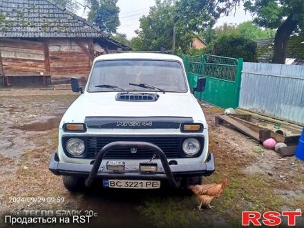 ВАЗ Нива 1992 в Бродах на Automoto.ua Белый ВАЗ Нива, объемом двигателя 1.6 л и пробегом 0 тыс. км за 2000 $, фото 1 на Automoto.ua