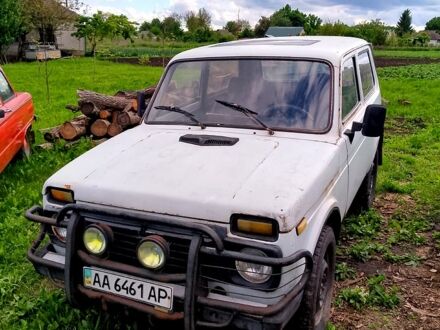 ВАЗ Нива 1993 у Києві на Automoto.ua Білий ВАЗ Нива, об'ємом двигуна 1.6 л та пробігом 288 тис. км за 1000 $, фото 1 на Automoto.ua